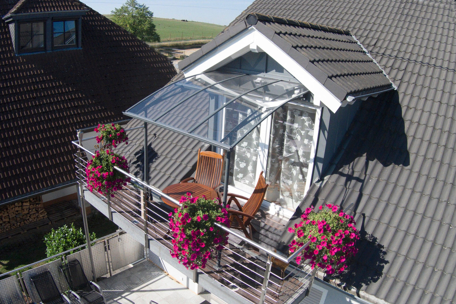 Vega 2000 7'x7' Awning